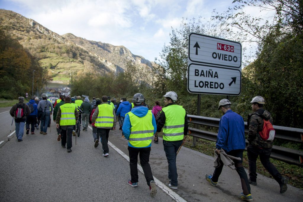 Marcha a pie de mineros de Castilla y León andando a Oviedo en defensa de una transición justa. Mieres. Asturias 2018