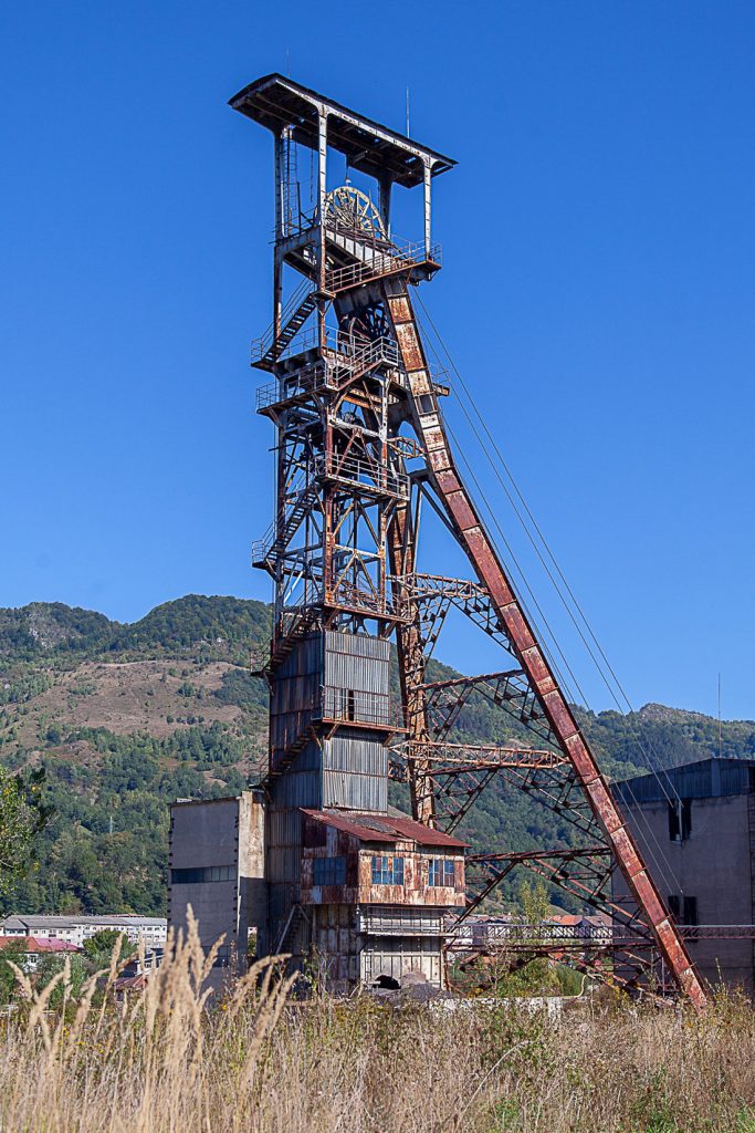 Castillete de las antiguas instalaciones de la Mina Petrila. Petrila. Rumania 2021