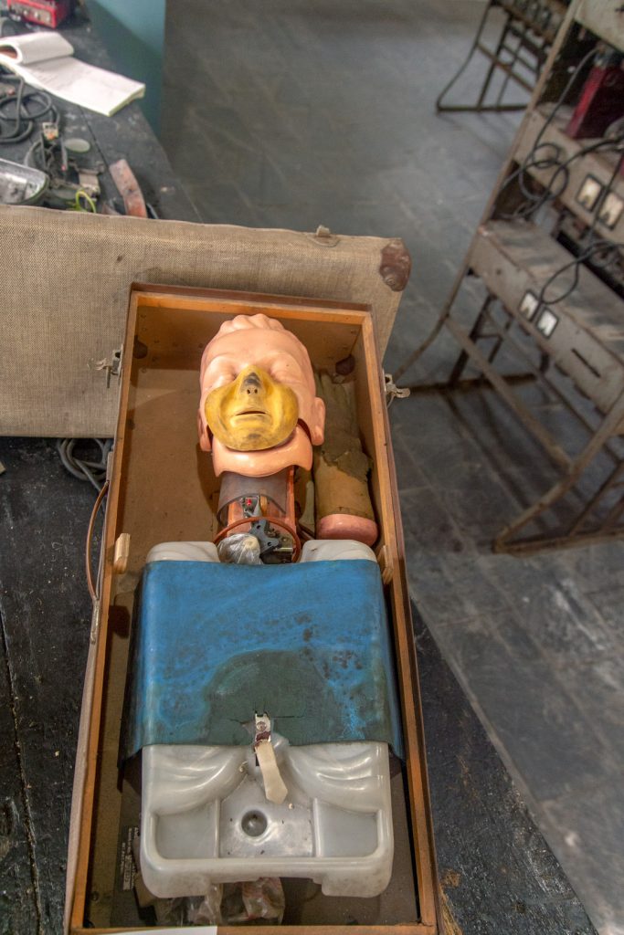 Maniquí para prácticas de RCP. Pozo San Luis. Ecomuseo del Valle del Samuño. Langreo. Asturias 2020