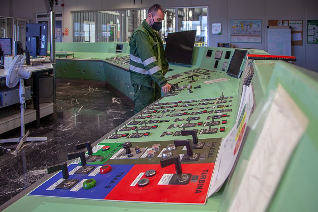 Antigua sala de control de la Central Térmica de Lada. Iberdrola. Langreo. Asturias 2021