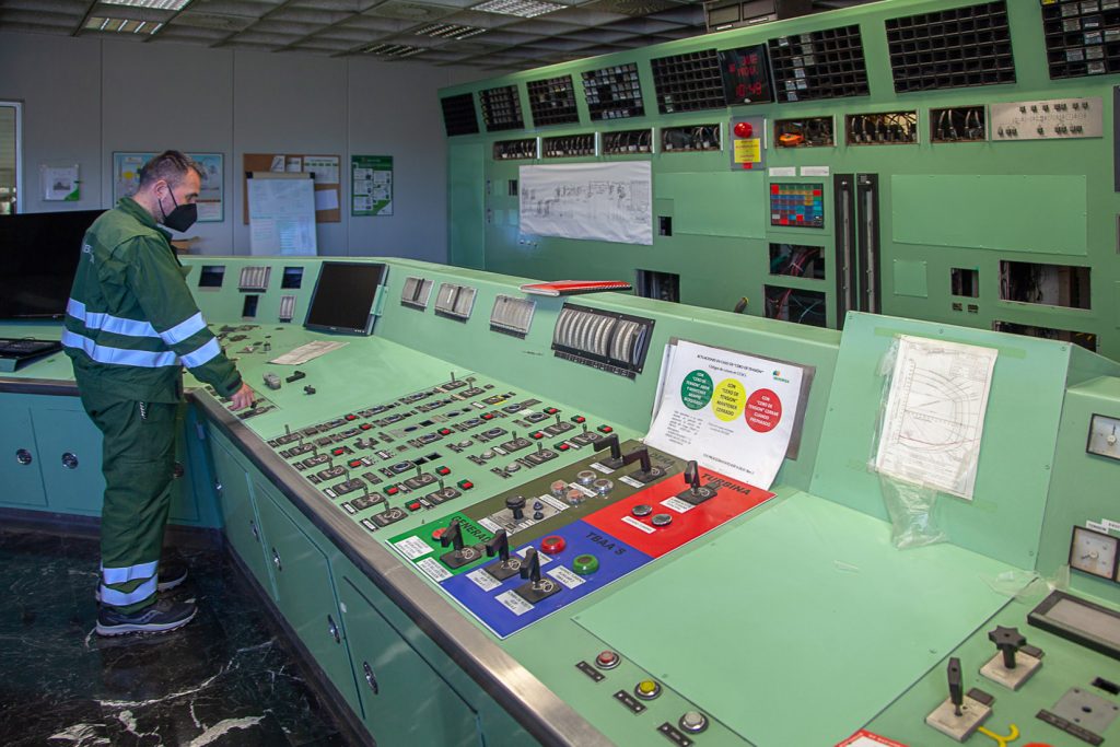 Antigua sala de control de la Central Térmica de Lada. Iberdrola. Langreo. Asturias 2021