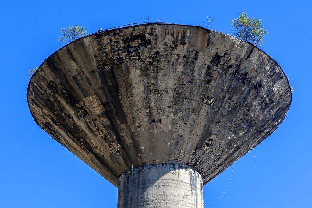 Depósito de agua. Instalaciones abandonadas de la Mina Aninoasa. Rumania 2021