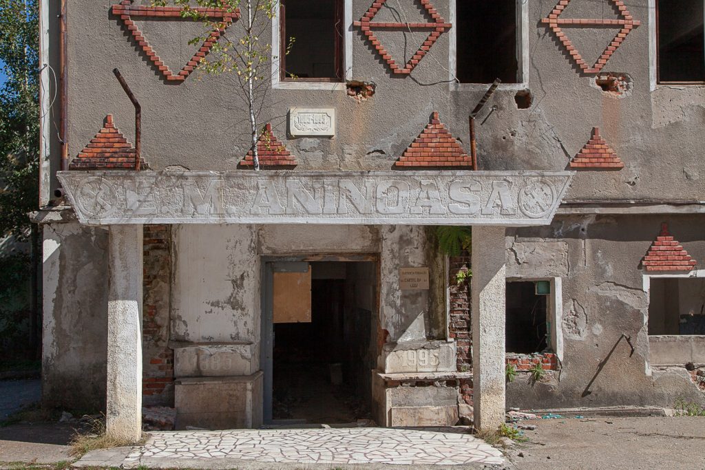 Instalaciones abandonadas de la Mina Aninoasa. Rumania 2021