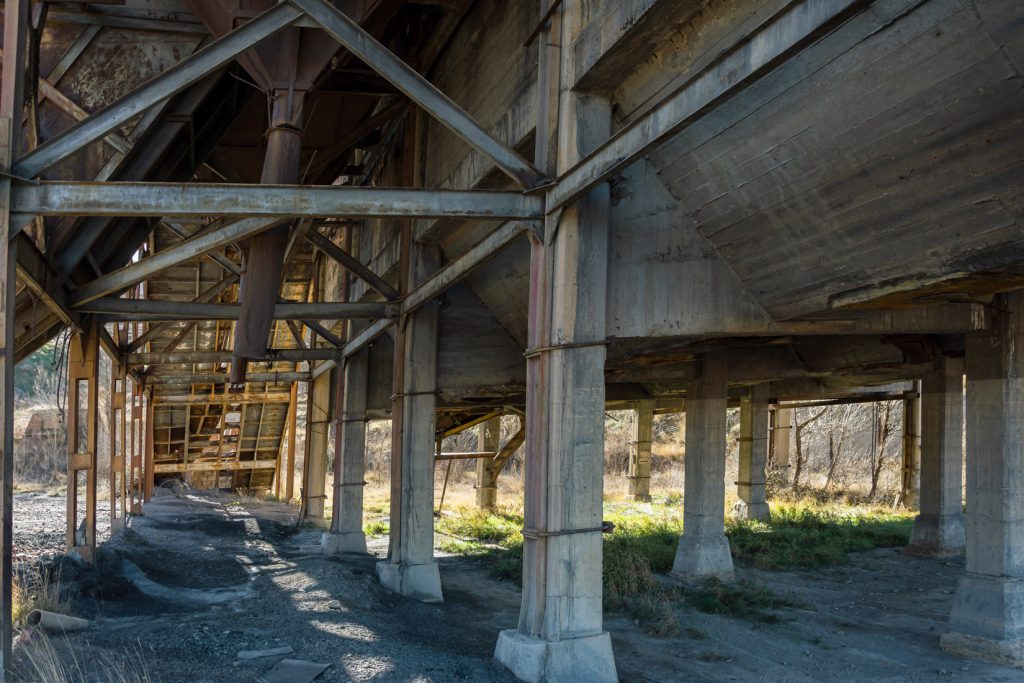 Cargaderos y tolvas de la mina SeVerá. Escucha, Teruel 2021