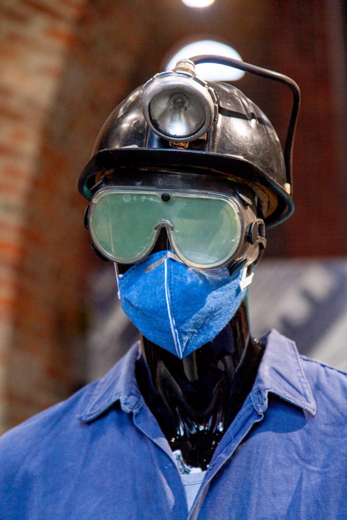 Segunda piel. Ropa de trabajo, equipos y elementos de protección en la mina. Museo de la Siderurgia y la Minería de Castilla y León. 2022