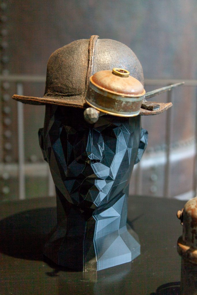 Segunda piel. Ropa de trabajo, equipos y elementos de protección en la mina. Museo de la Siderurgia y la Minería de Castilla y León. 2022