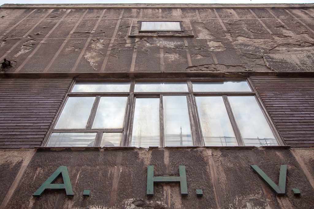 Antigua escuela de aprendices de los Altos Hornos de Vizcaya. Sestao 2019