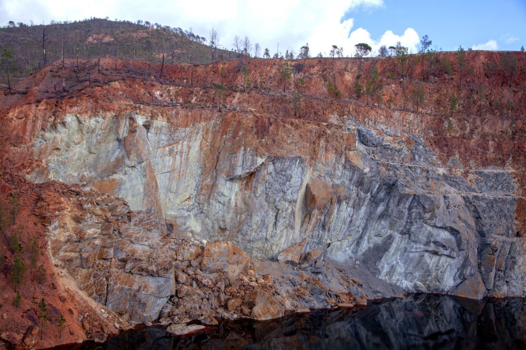 Antigua corta a cielo abierto de la mina Peña del Hierro. Parque Minero de Riotinto. Nerva. Huelva 2022
