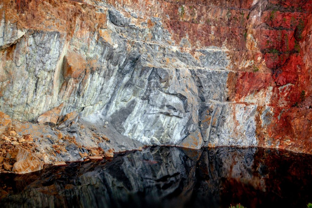 Antigua corta a cielo abierto de la mina Peña del Hierro. Parque Minero de Riotinto. Nerva. Huelva 2022