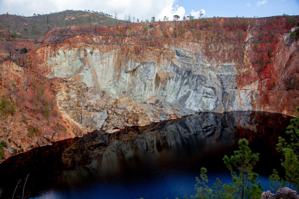 Antigua corta a cielo abierto de la mina Peña del Hierro. Parque Minero de Riotinto. Nerva. Huelva 2022