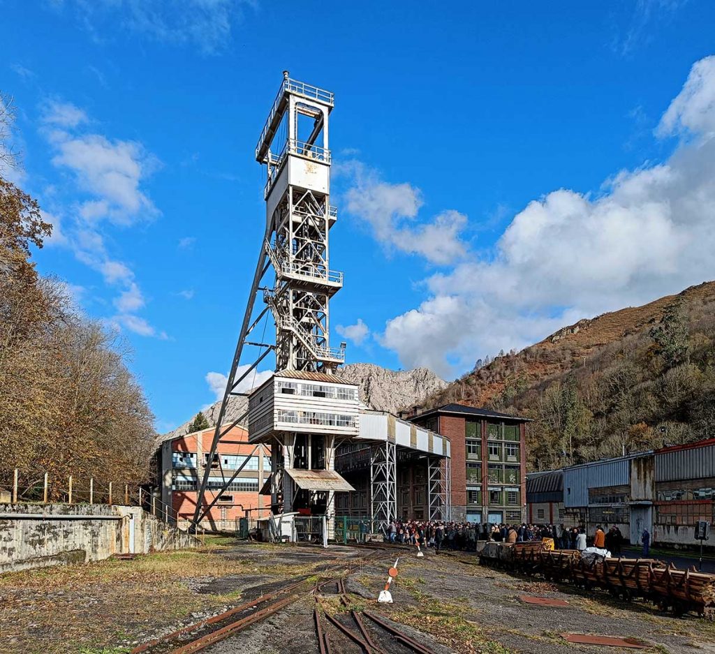 Homenaje a los mineros fallecidos en las explotaciones de Morcín y Riosa. Pozo Monsacro. Morcín. Asturias. 2022