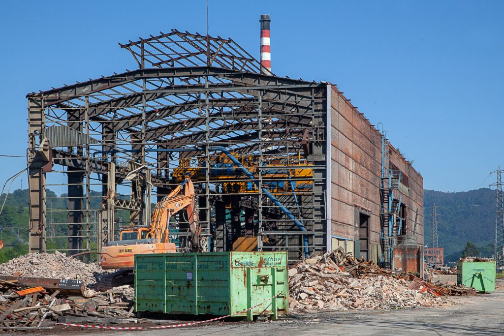 Derribo de la factoría industrial de Felguera Melt. Langreo 2020