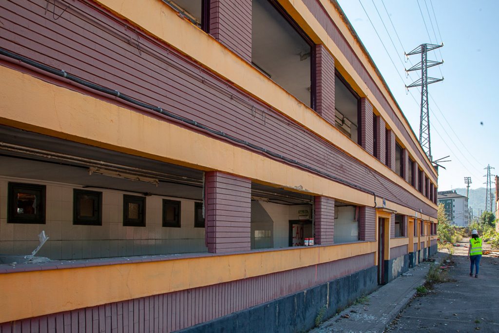 Derribo de la factoría industrial de Felguera Melt. Langreo 2020