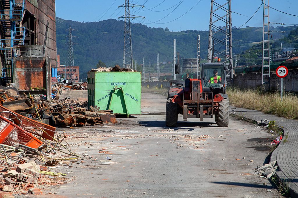 Derribo de la factoría industrial de Felguera Melt. Langreo 2020