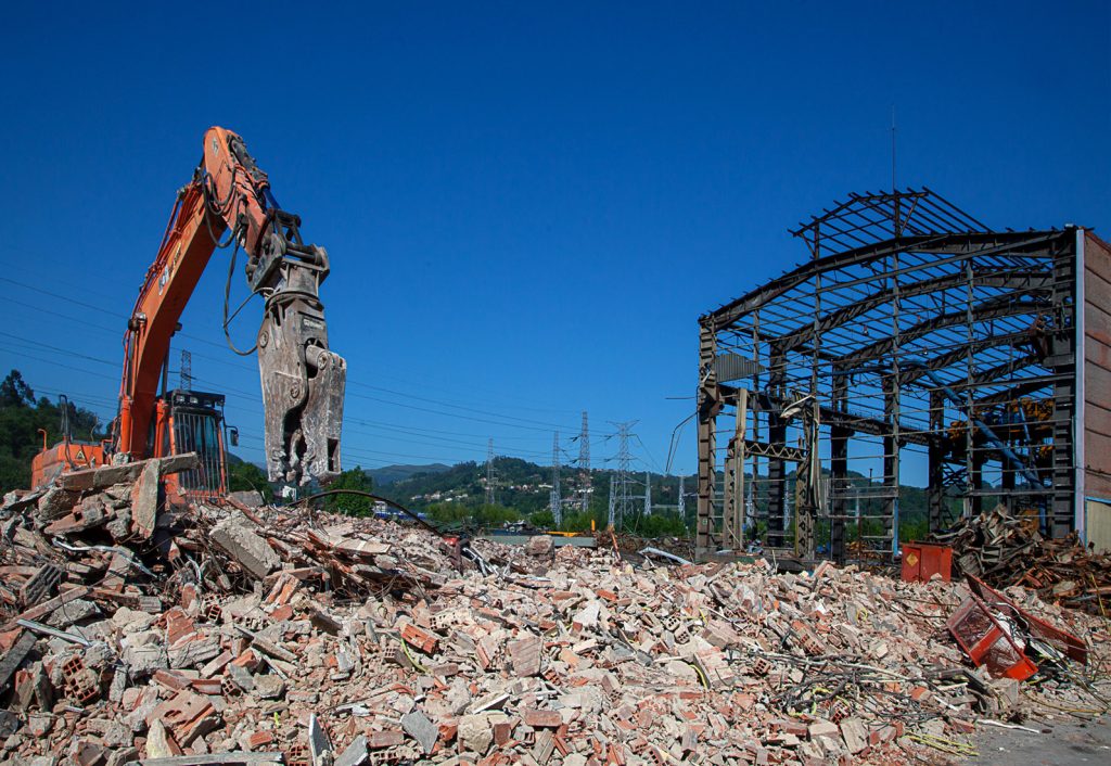 Derribo de la factoría industrial de Felguera Melt. Langreo 2020
