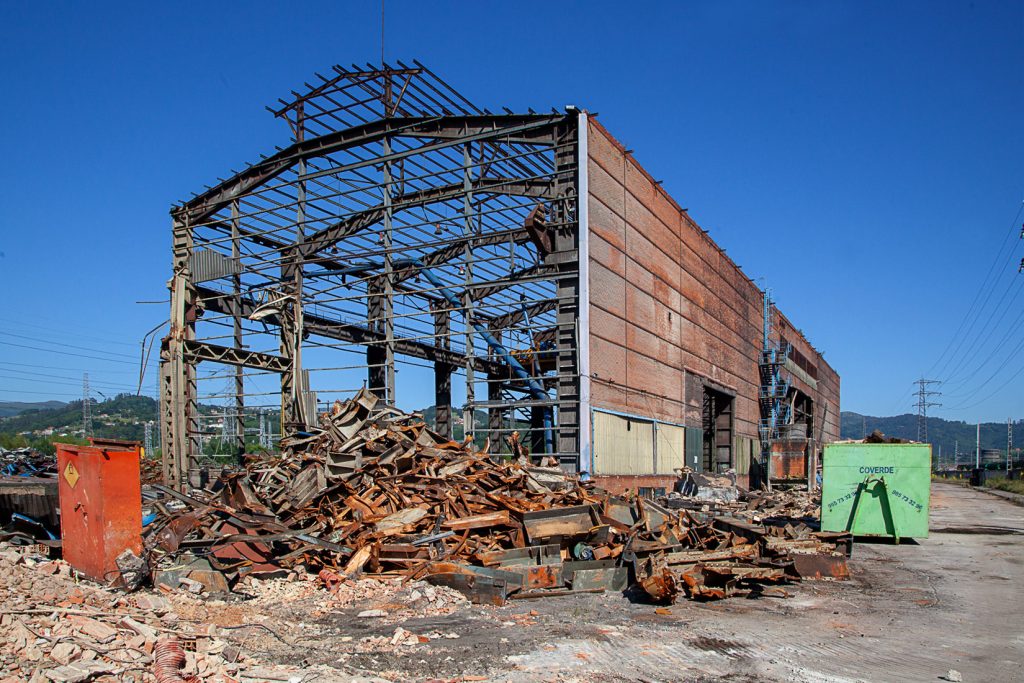 Derribo de la factoría industrial de Felguera Melt. Langreo 2020