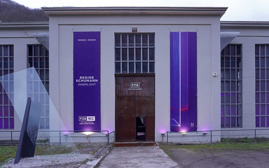 Exposición de Regine Schumann en el Pozo Santa Bárbara. Valle de Turón. Mieres. Asturias. 2023