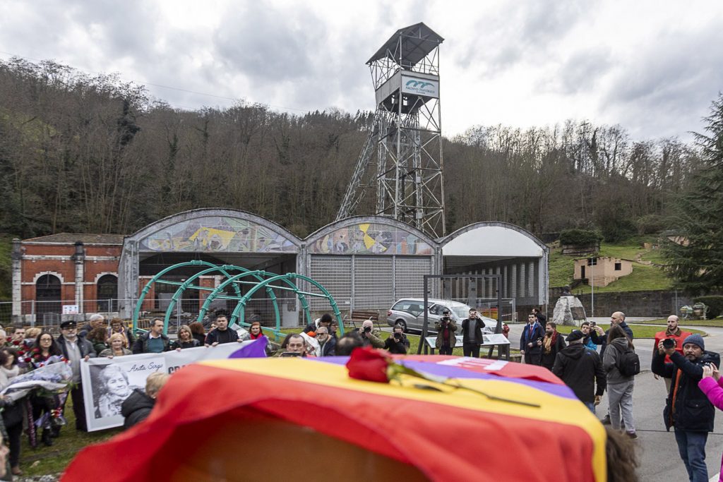 Despedida a Anita Sirgo, emblema de la lucha antifranquista. Langreo. Asturias 2024