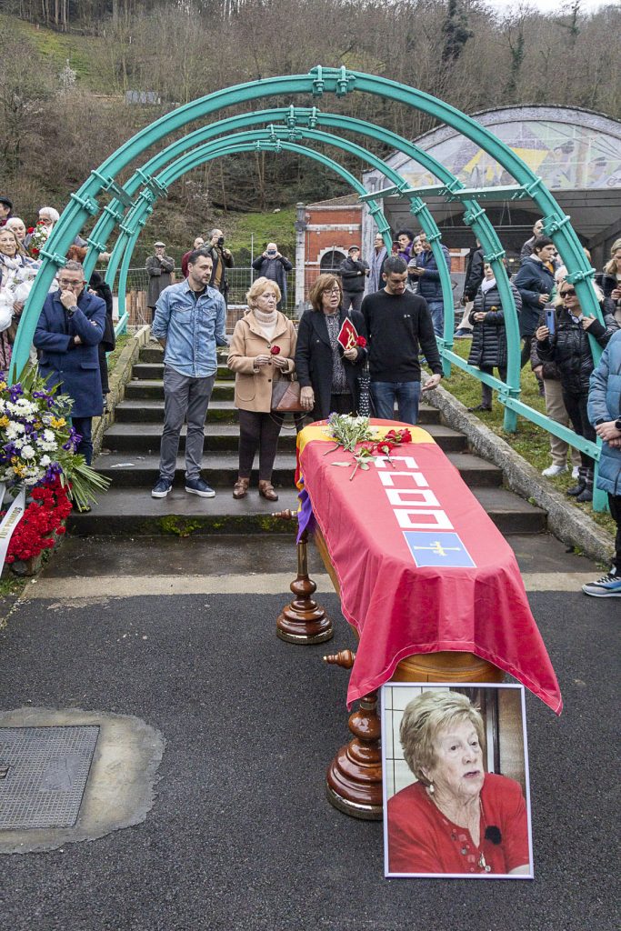Despedida a Anita Sirgo, emblema de la lucha antifranquista. Langreo. Asturias 2024