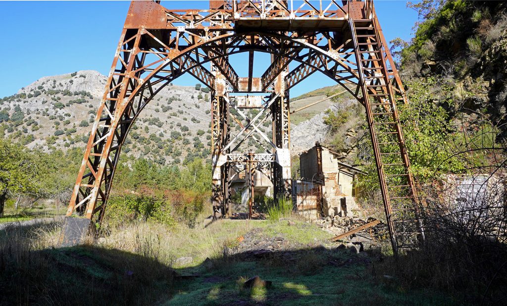 Vista general del embarque del Pozo Ibarra. Ciñera. León. 2024