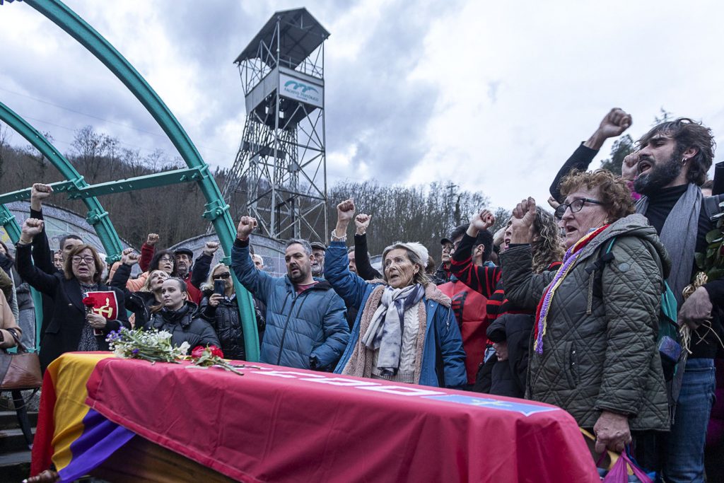 Despedida a Anita Sirgo, emblema de la lucha antifranquista. Langreo. Asturias 2024